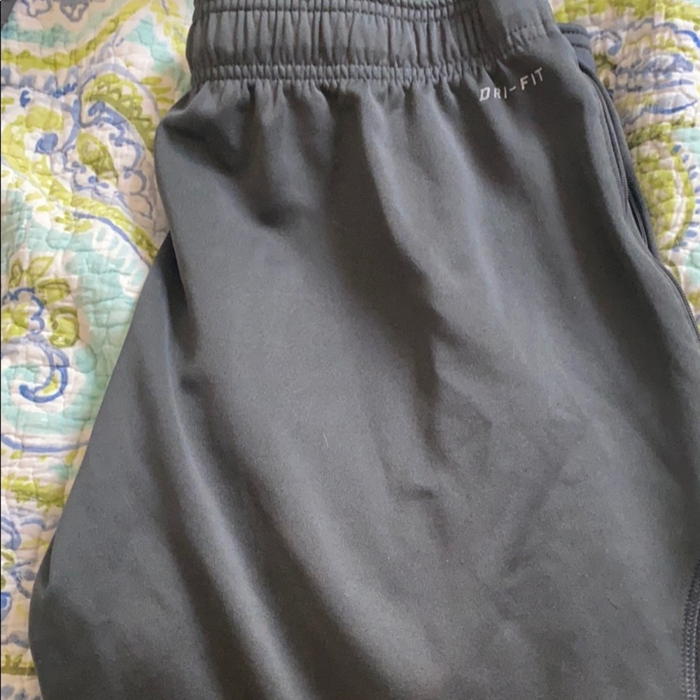 Nike Sweatpants - Picture 3 of 4